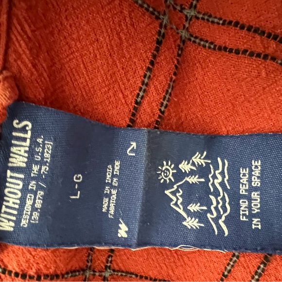 Large Lite zipper orange and black jacket. Without Walls - Picture 5 of 5